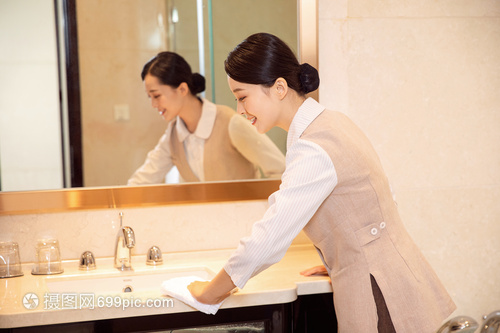 精细化协同 酒店管理中保洁员与餐饮部门在洗手台清洁上的无缝衔接